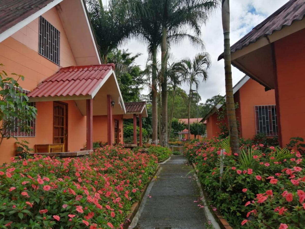 Cabanas Mountain River Lake Inn Нуэва-Калифорния Экстерьер фото