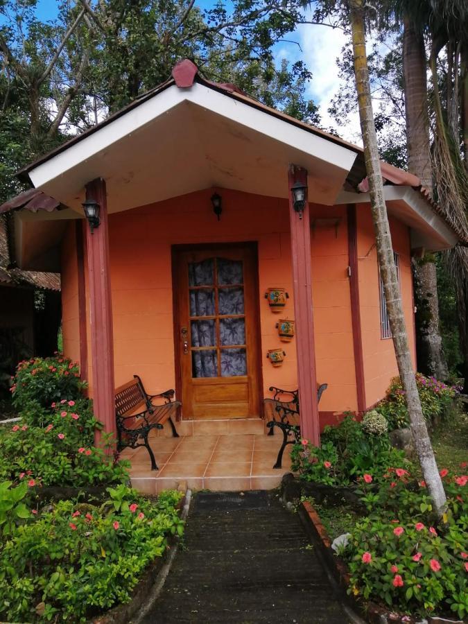 Cabanas Mountain River Lake Inn Нуэва-Калифорния Экстерьер фото