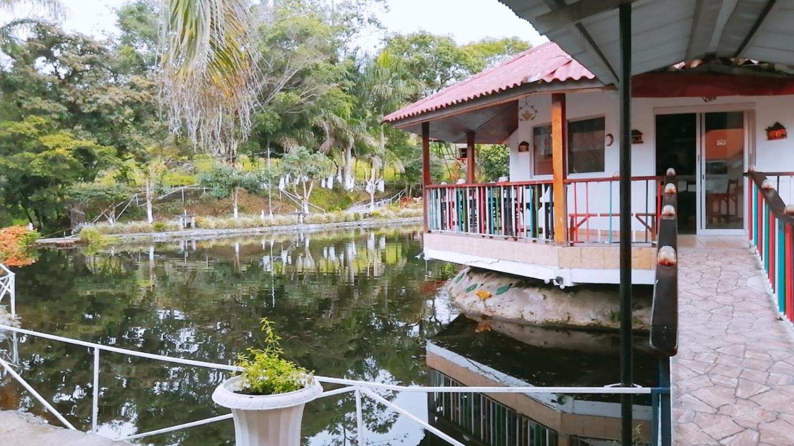 Cabanas Mountain River Lake Inn Нуэва-Калифорния Экстерьер фото